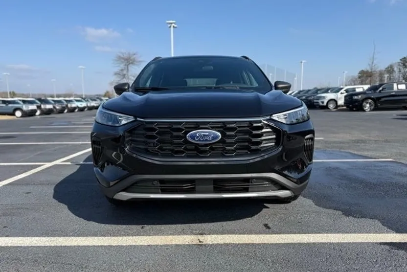2025 Ford Escape Hybrid ST-Line photo 1