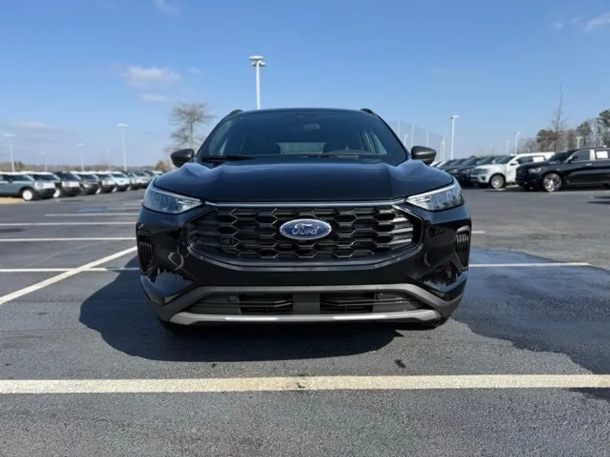 2025 Ford Escape Hybrid ST-Line photo 1