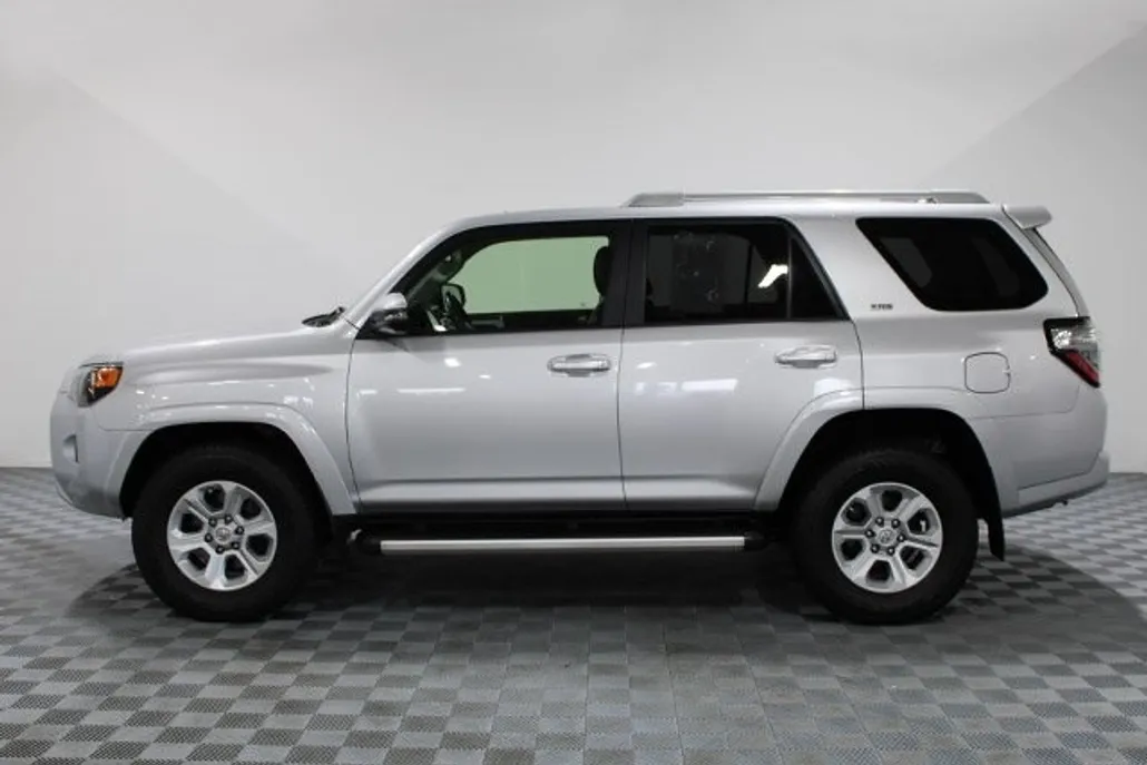 2016 Toyota 4Runner SR5 Premium photo 1