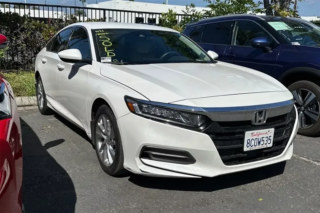 2018 Honda Accord LX photo 1