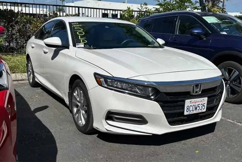 2018 Honda Accord LX photo 1