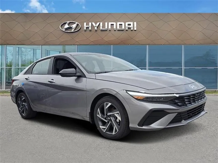 2025 Hyundai Elantra SEL Convenience photo 1