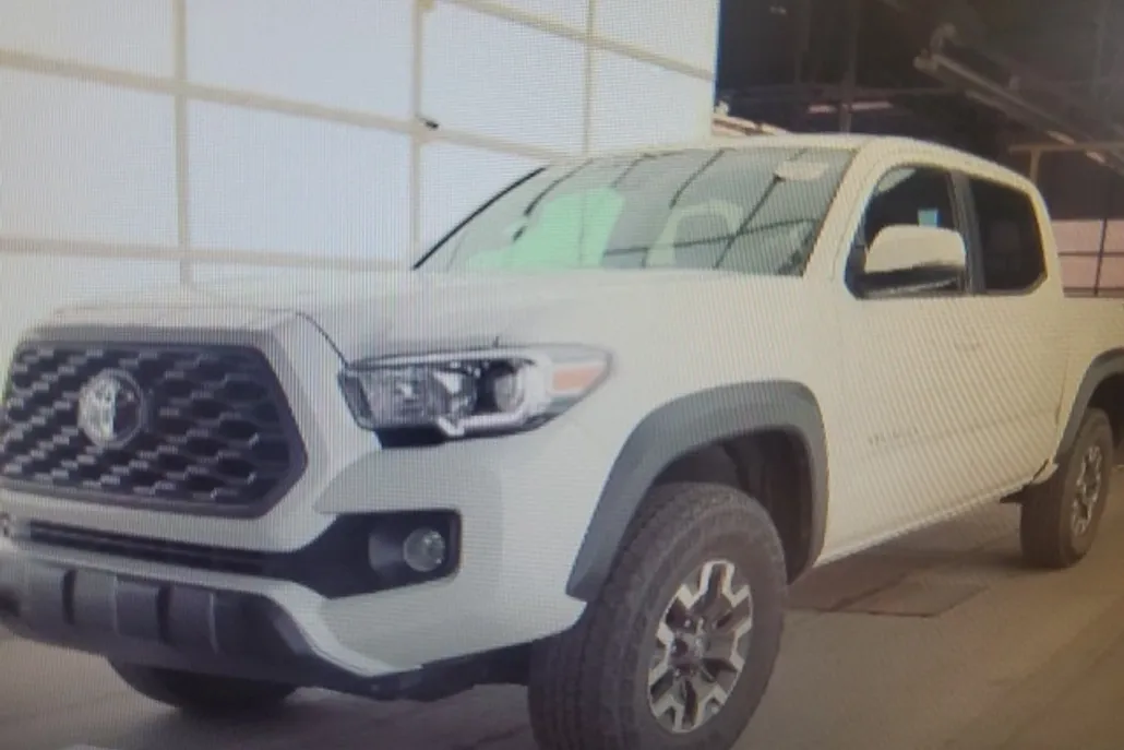 2023 Toyota Tacoma TRD Off-Road photo 1