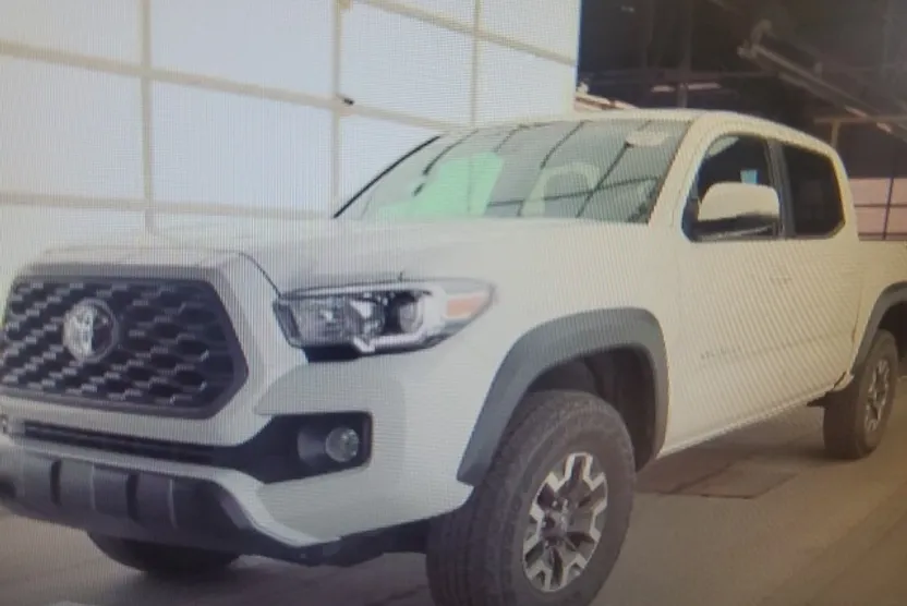 2023 Toyota Tacoma TRD Off-Road photo 1