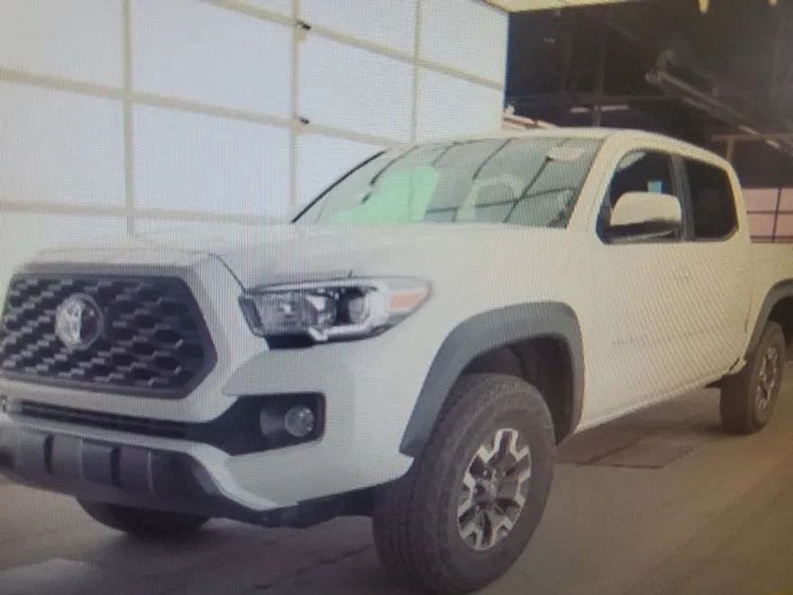 2023 Toyota Tacoma TRD Off-Road photo 1
