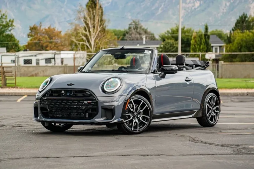 2026 Mini Cooper Convertible Iconic photo 1