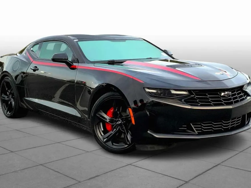 2021 Chevrolet Camaro LT1 photo 1