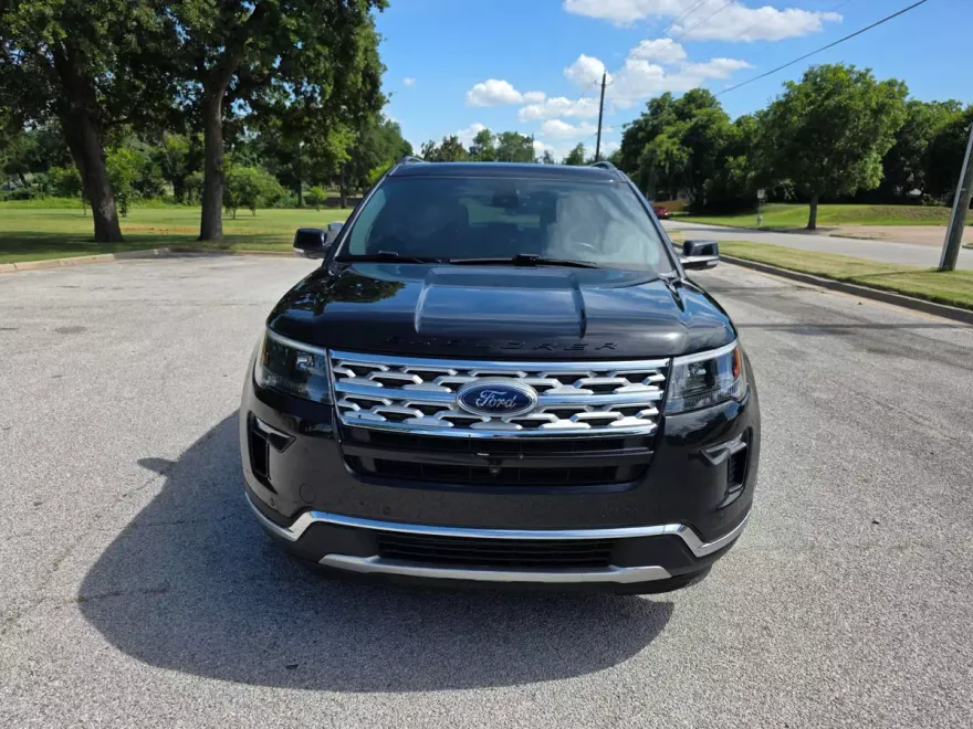 2018 Ford Explorer Sport photo 1