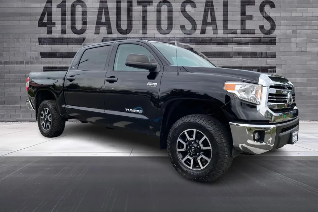 2016 Toyota Tundra SR5 CrewMax photo 1