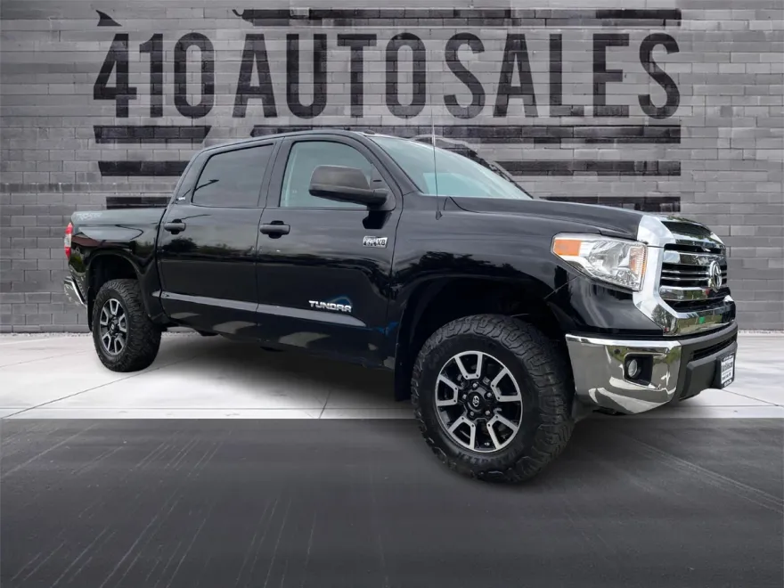 2016 Toyota Tundra SR5 CrewMax photo 1