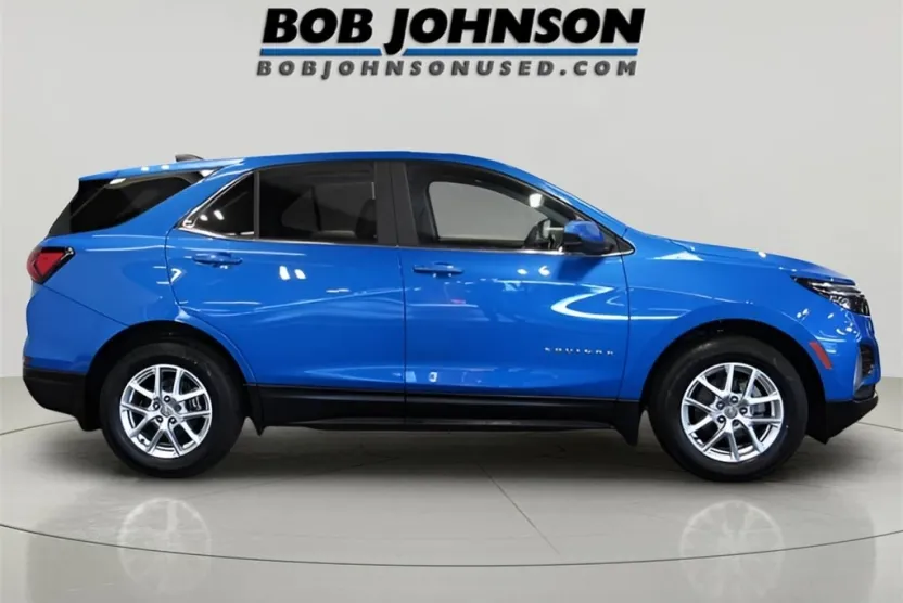 2024 Chevrolet Equinox LT photo 1