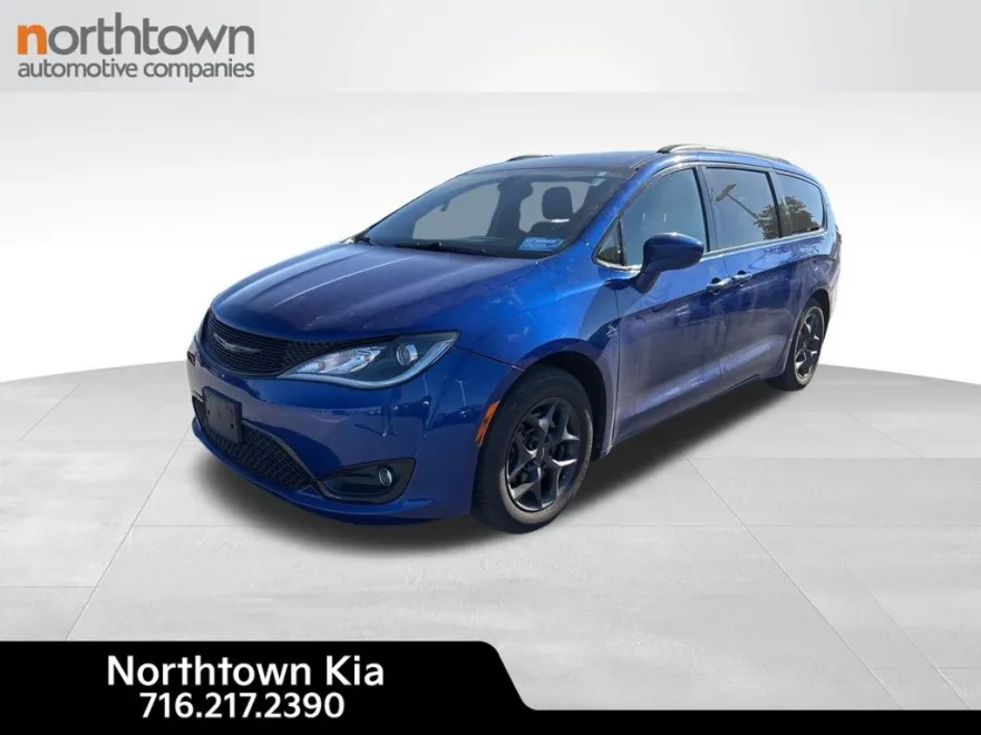 2018 Chrysler Pacifica Touring L photo 1