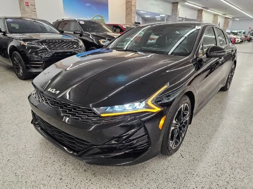 2022 Kia K5 GT-Line photo 1