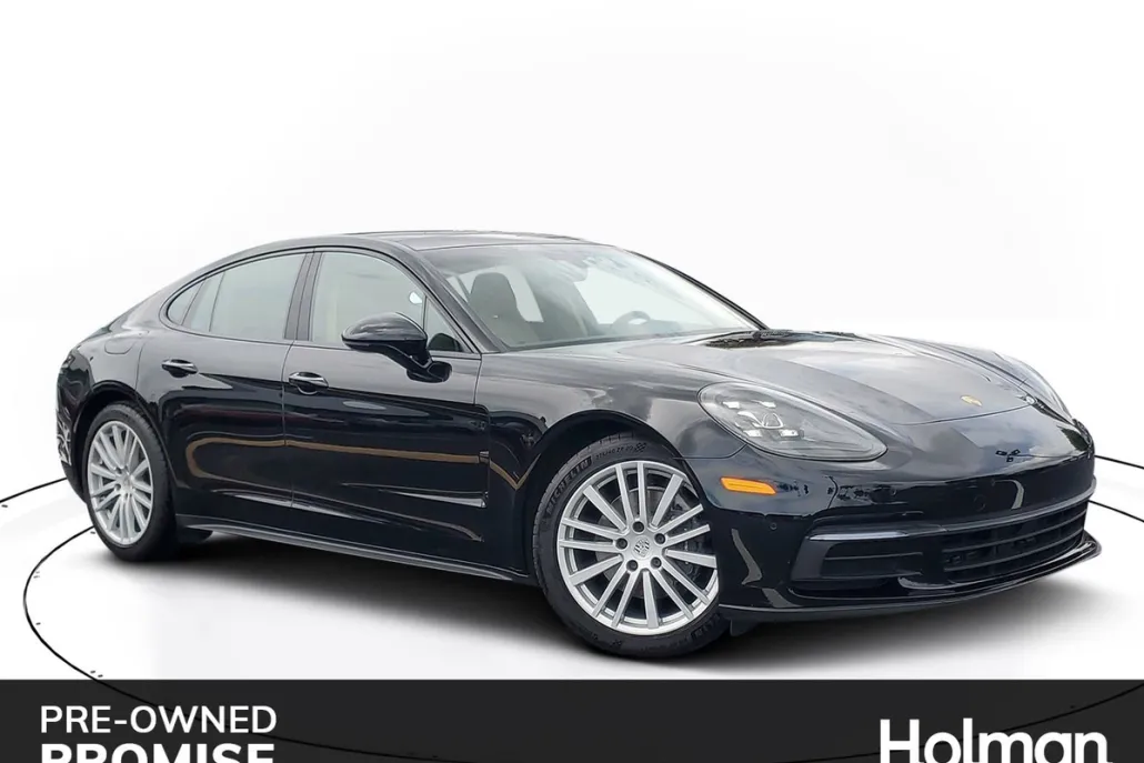 2019 Porsche Panamera 4 photo 1