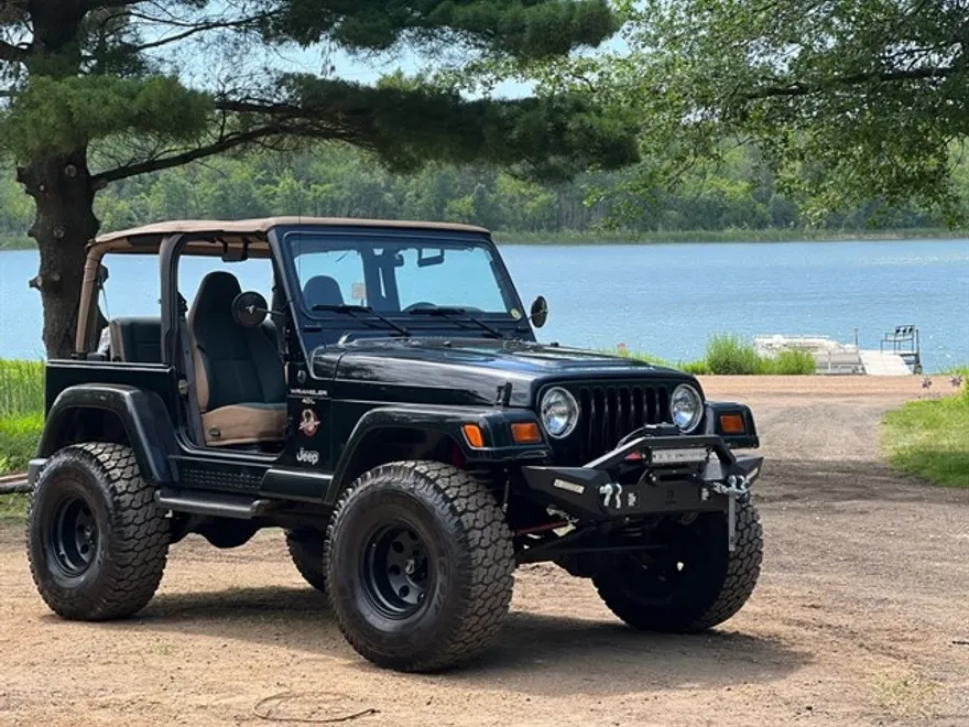 1999 Jeep Wrangler Sahara photo 1
