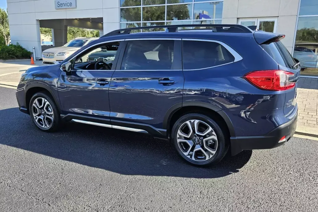 2025 Subaru Ascent Limited photo 1