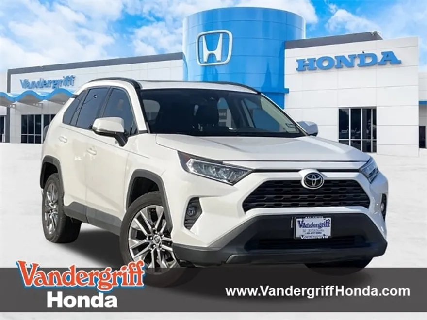 2020 Toyota RAV4 XLE Premium photo 1