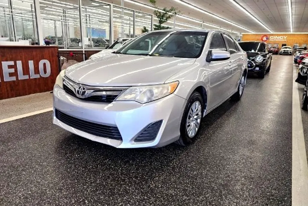 2012 Toyota Camry L photo 1