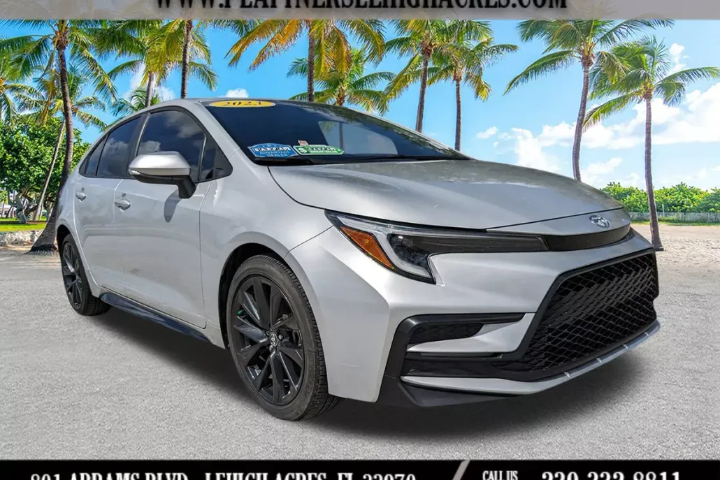 2023 Toyota Corolla SE photo 1