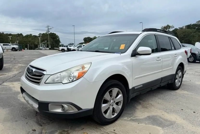 2012 Subaru Outback 3.6R Limited photo 1