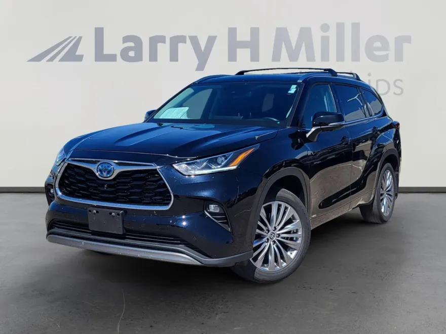 2024 Toyota Highlander Hybrid Platinum photo 1