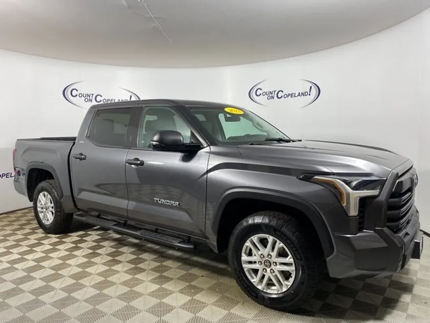 2023 Toyota Tundra SR5 photo 1