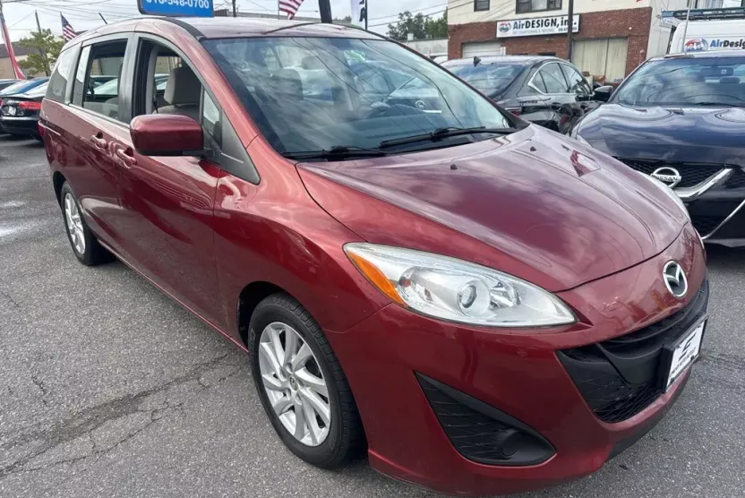 2012 Mazda Mazda5 Sport photo 1