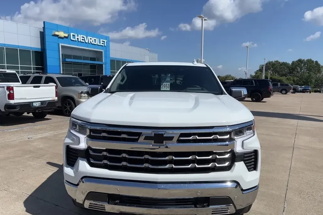 2024 Chevrolet Silverado 1500 LTZ photo 1