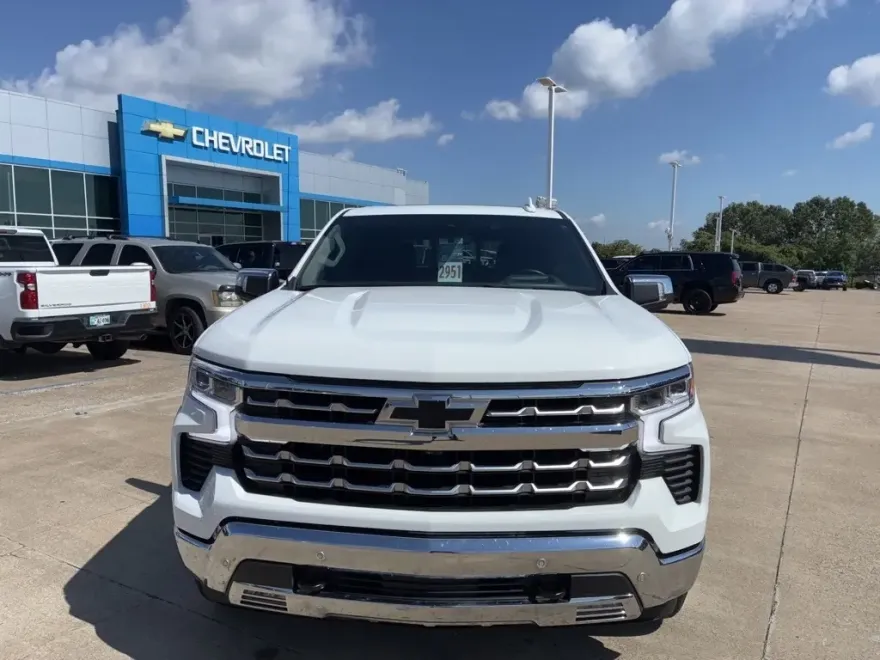 2024 Chevrolet Silverado 1500 LTZ photo 1