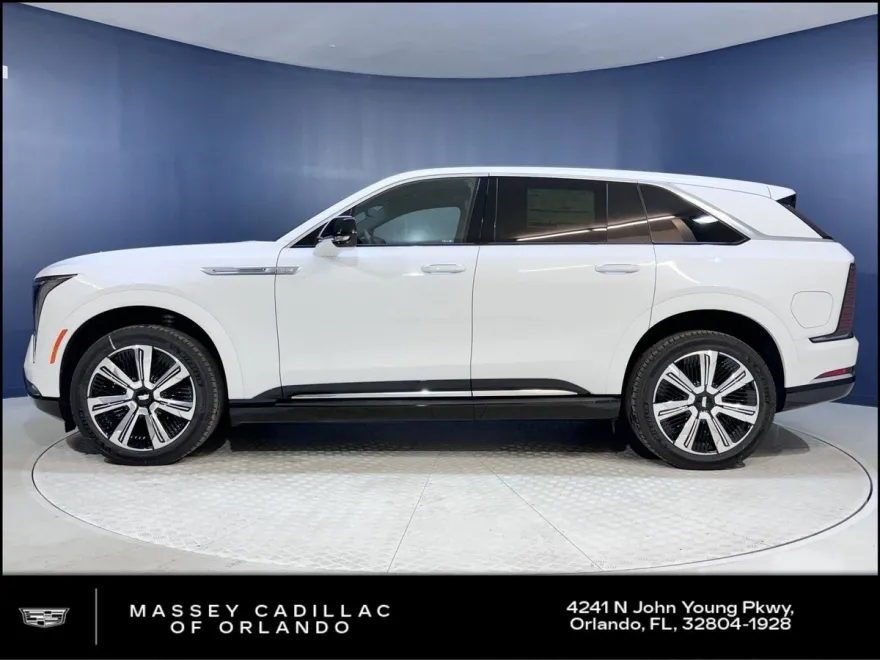2025 Cadillac Escalade IQ Luxury photo 1