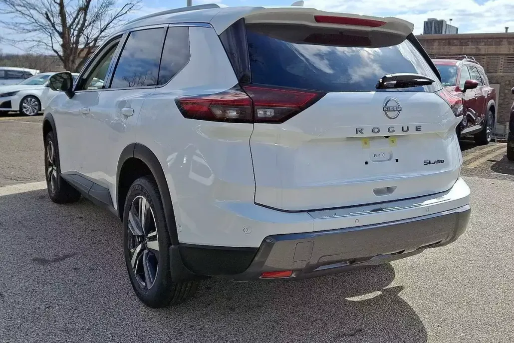 2025 Nissan Rogue AWD SL photo 1