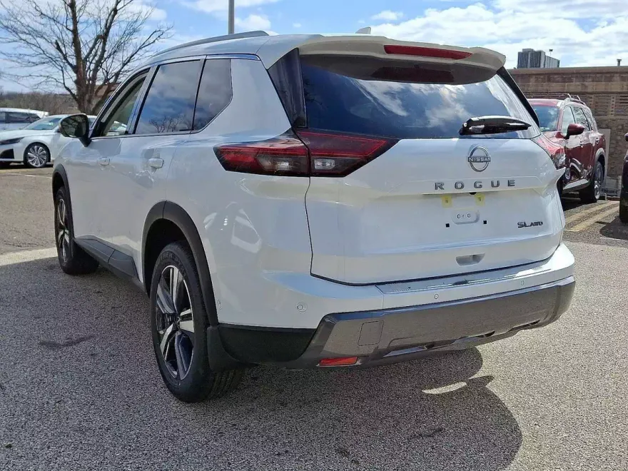 2025 Nissan Rogue AWD SL photo 1