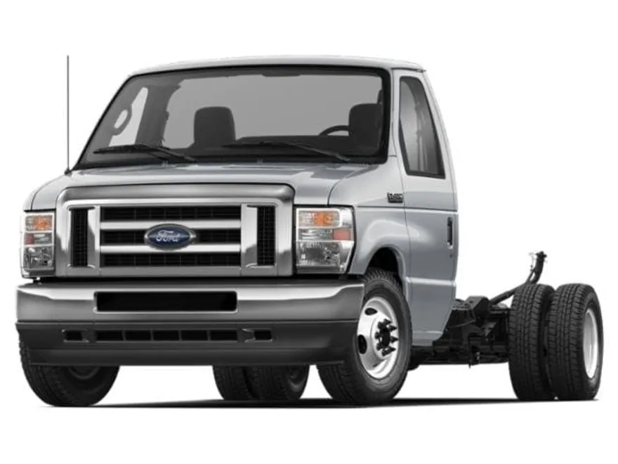 2026 Ford E-450 Cutaway photo 1