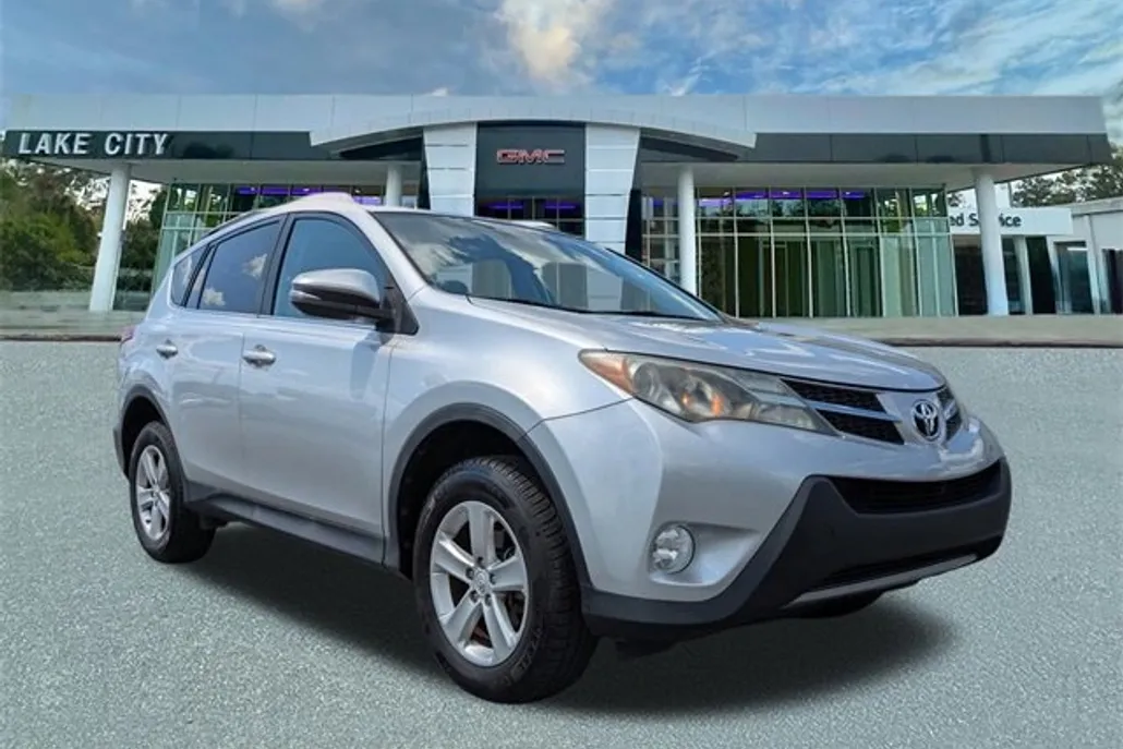 2013 Toyota RAV4 XLE photo 1