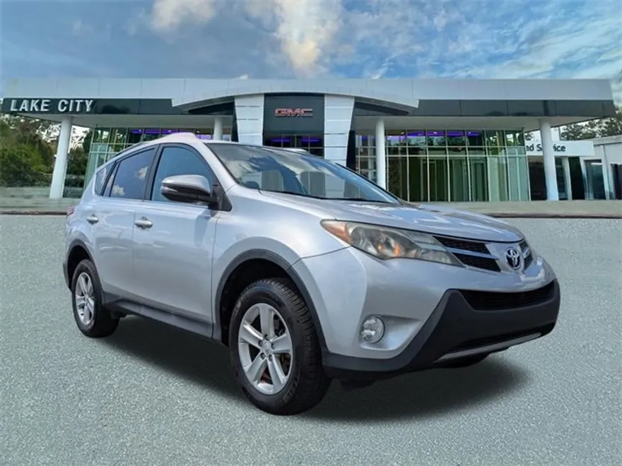 2013 Toyota RAV4 XLE photo 1