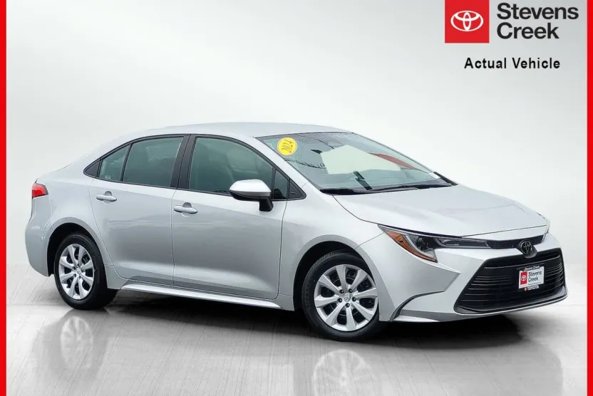 2024 Toyota Corolla LE photo 1