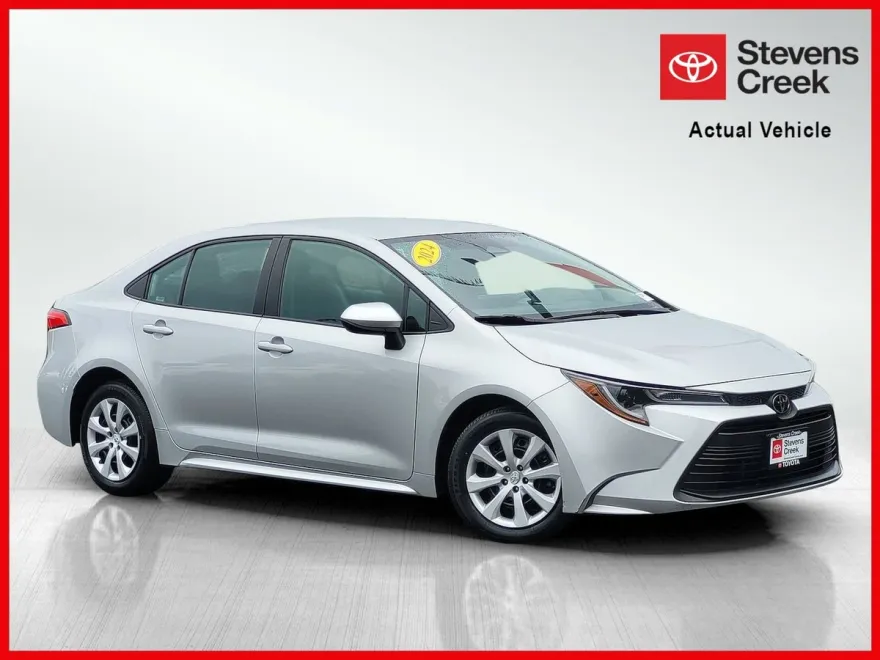 2024 Toyota Corolla LE photo 1