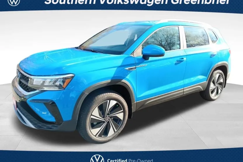 2024 Volkswagen Taos SE photo 1