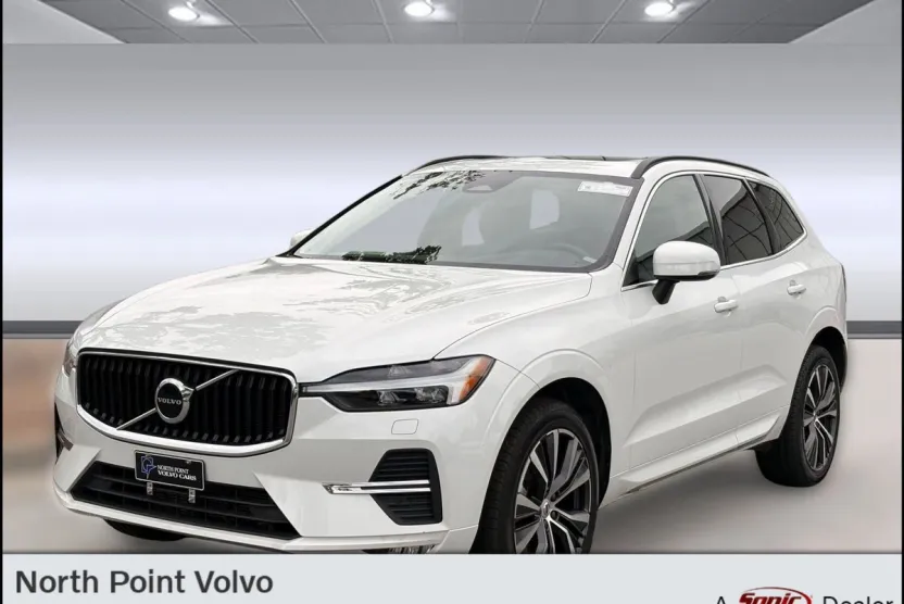 2022 Volvo XC60 B5 Momentum photo 1