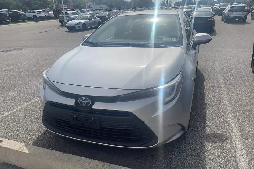 2024 Toyota Corolla Hybrid LE photo 1