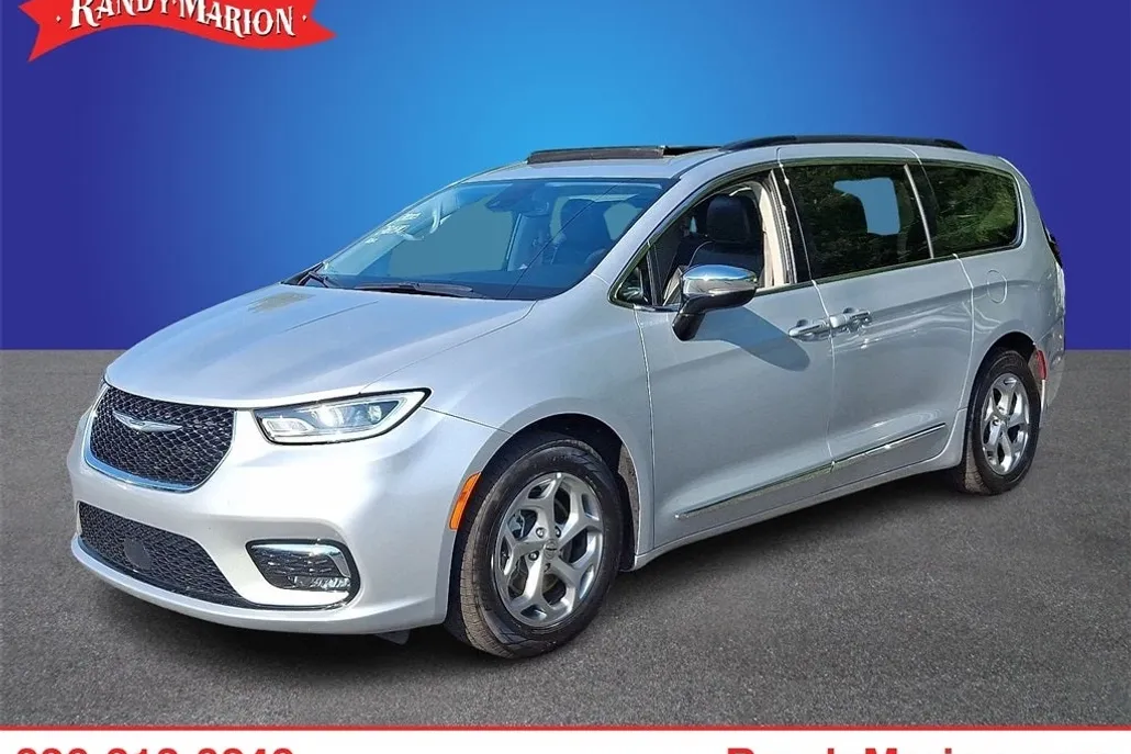 2023 Chrysler Pacifica Limited photo 1