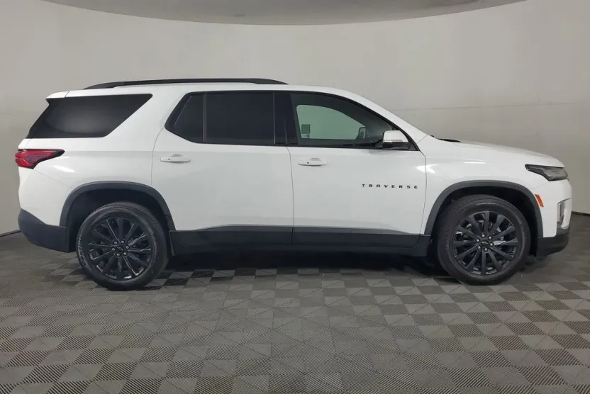 2022 Chevrolet Traverse RS photo 1