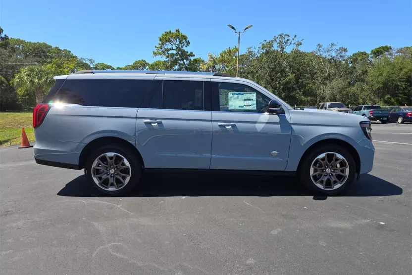2025 Ford Expedition King Ranch MAX EL photo 1