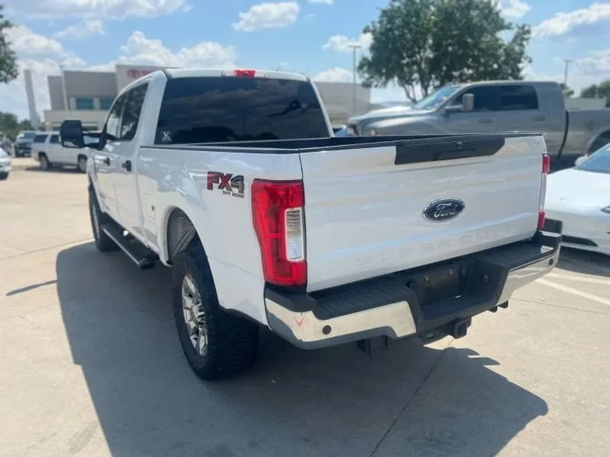 2017 Ford F-250 XLT photo 1