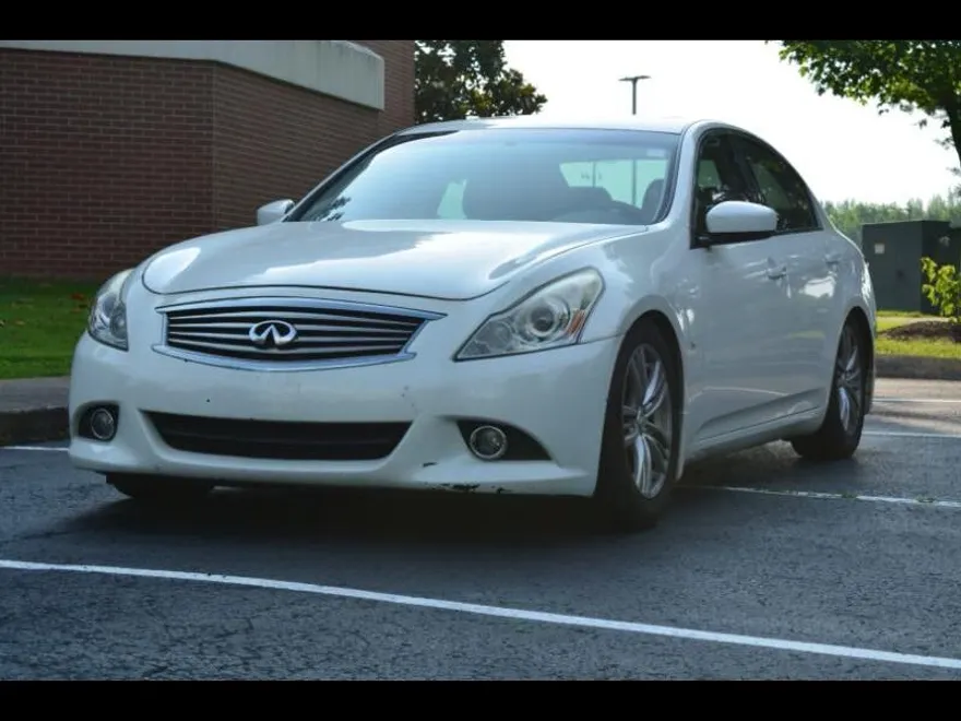 2015 Infiniti Q40 photo 1