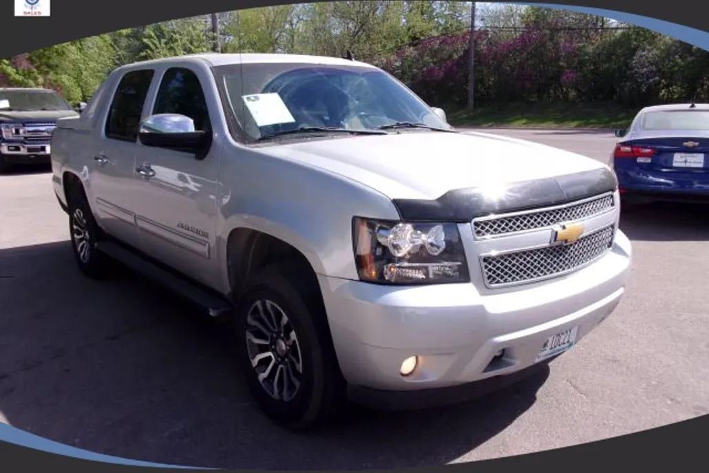 2012 Chevrolet Avalanche LT photo 1