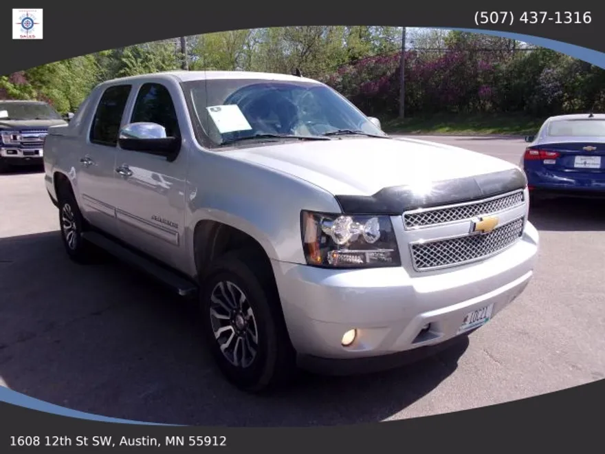 2012 Chevrolet Avalanche LT photo 1