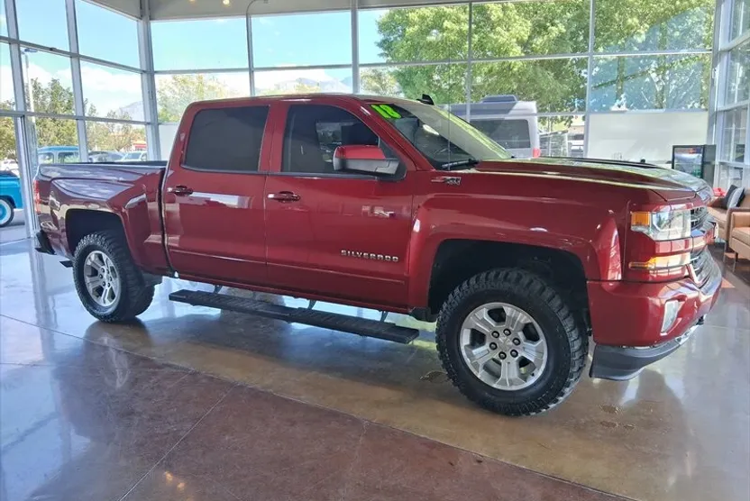 2018 Chevrolet Silverado 1500 LT Z71 photo 1