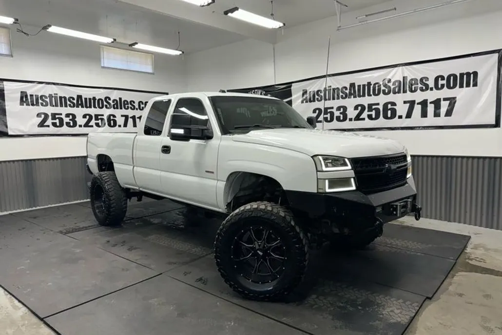 2004 Chevrolet Silverado 2500HD LT photo 1