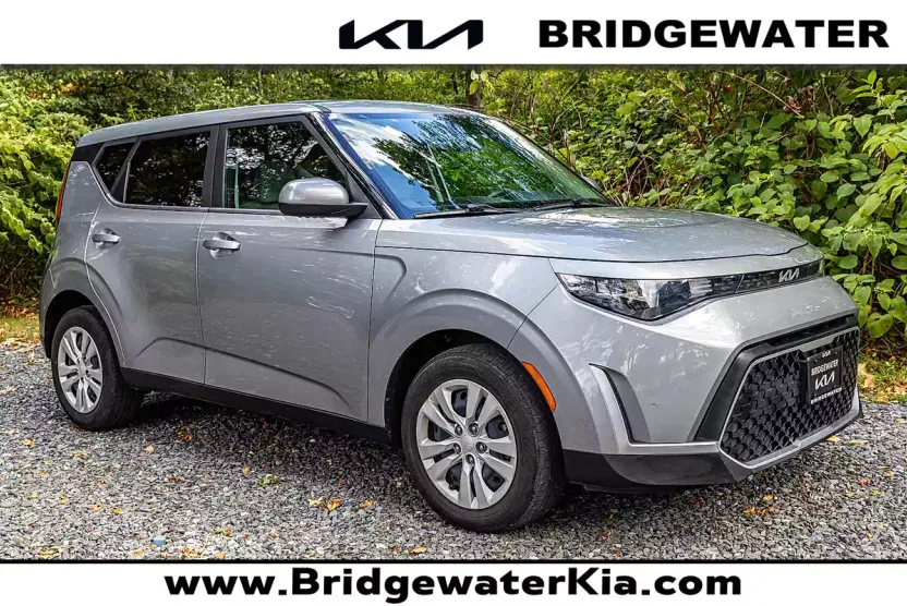 2023 Kia Soul LX photo 1